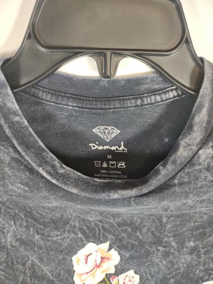 Diamond Supply Co. Black Graphic Tshirt Women's Medium Roses - Picture 3 of 5